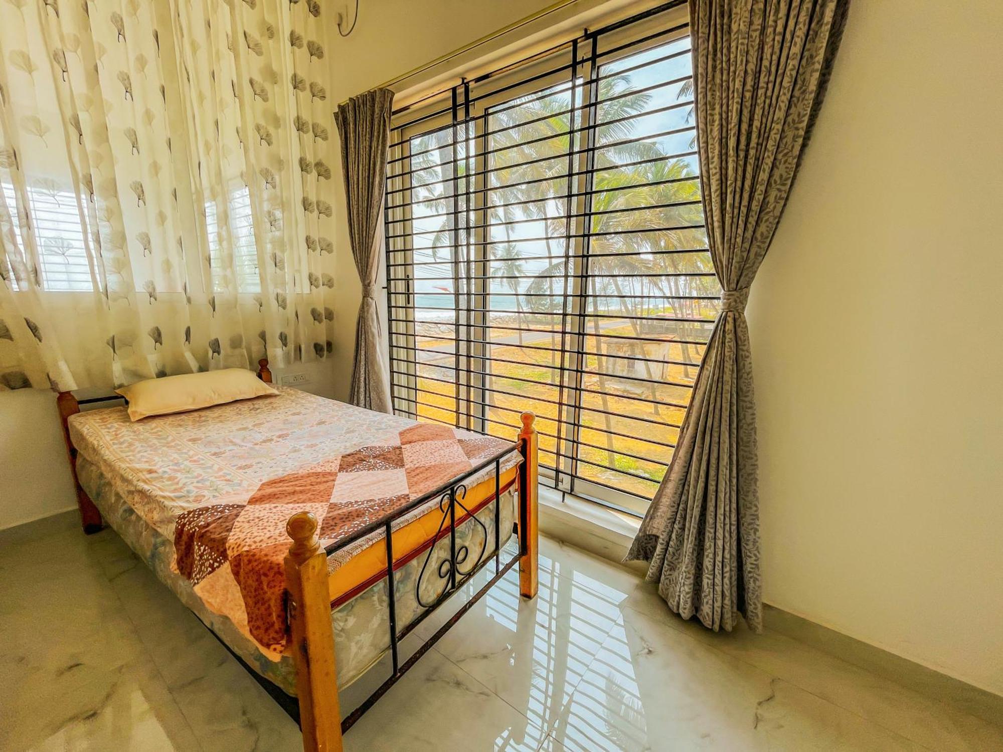 Gintara Beach Homestay By Evaddo Kalyānpur Екстериор снимка